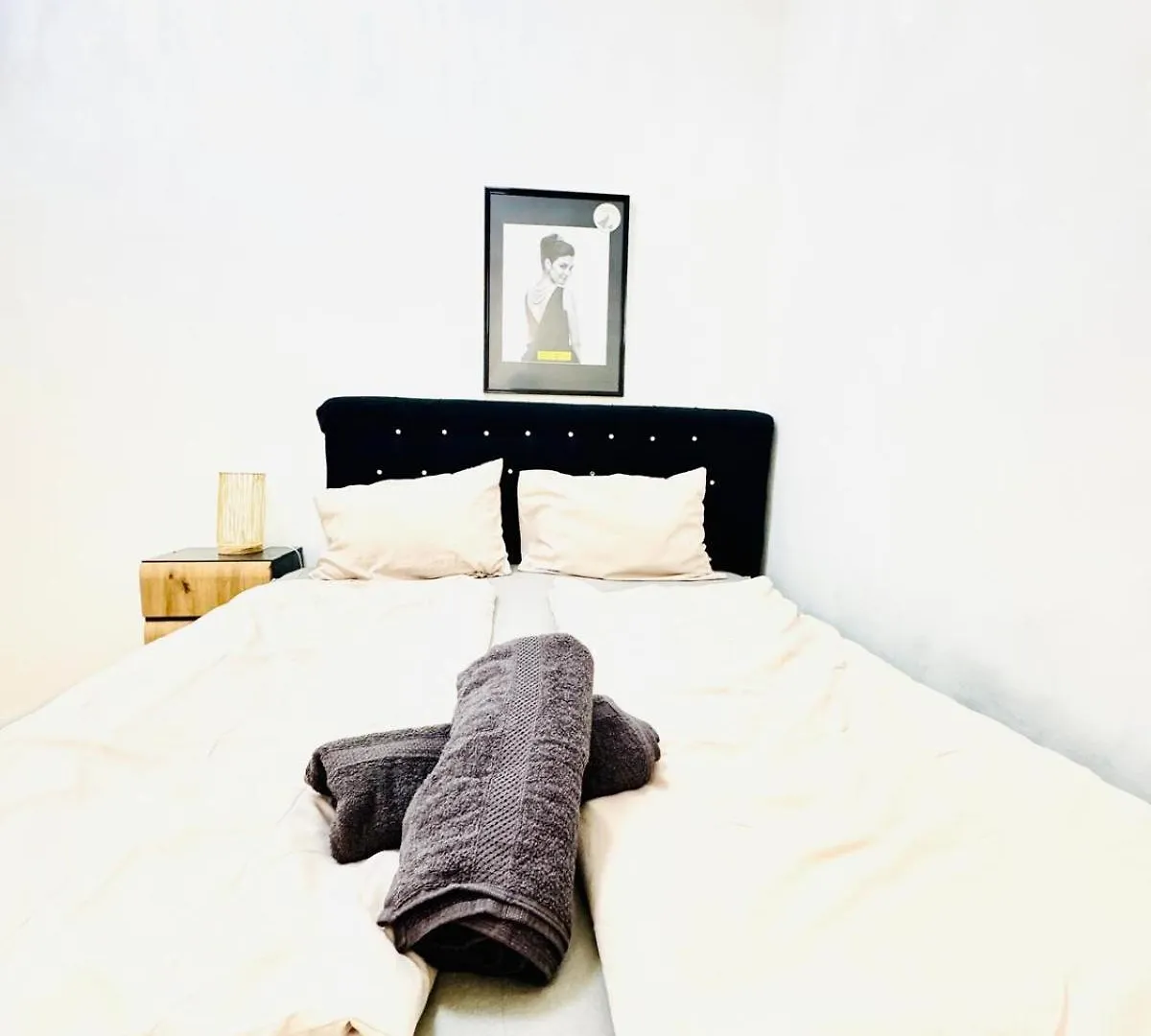 10 Bedroom Apartment For Groups, 8-Min To Rathausplatz Vídeň