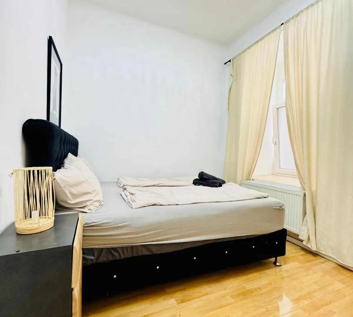 10 Bedroom Apartment For Groups, 8-Min To Rathausplatz Vídeň