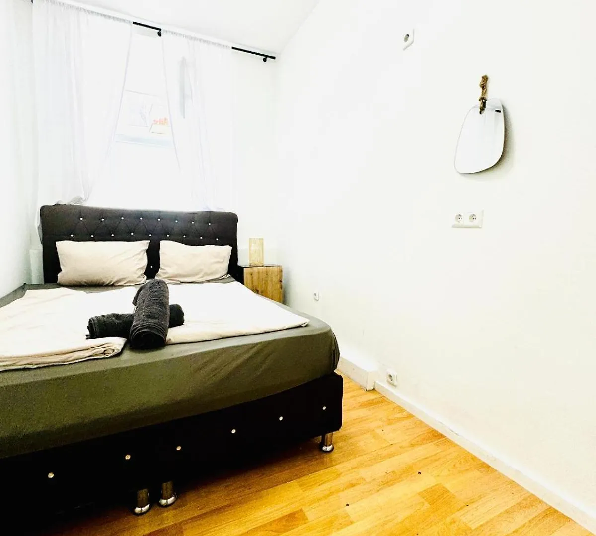 10 Bedroom Apartment For Groups, 8-Min To Rathausplatz Vídeň 0*,  Rakousko