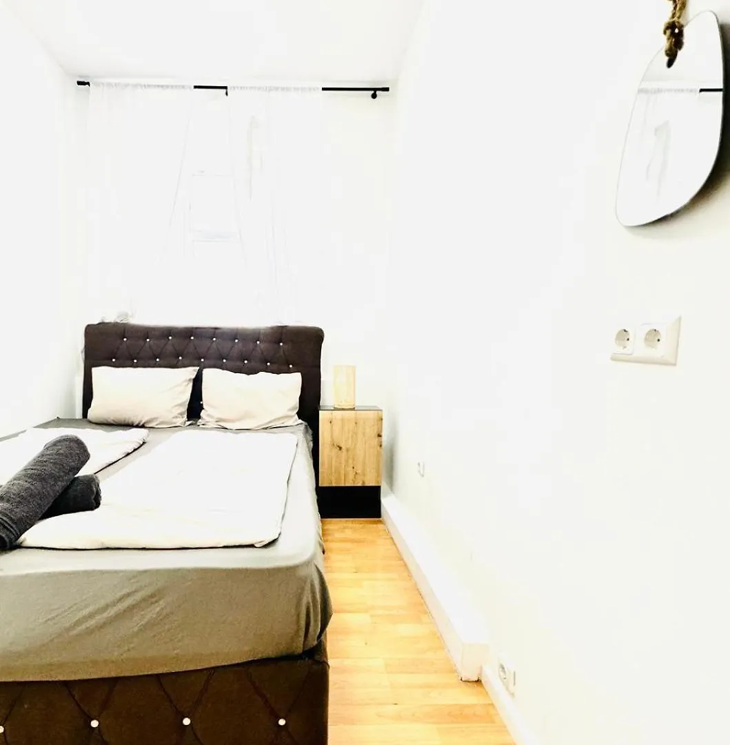 10 Bedroom Apartment For Groups, 8-Min To Rathausplatz Vídeň