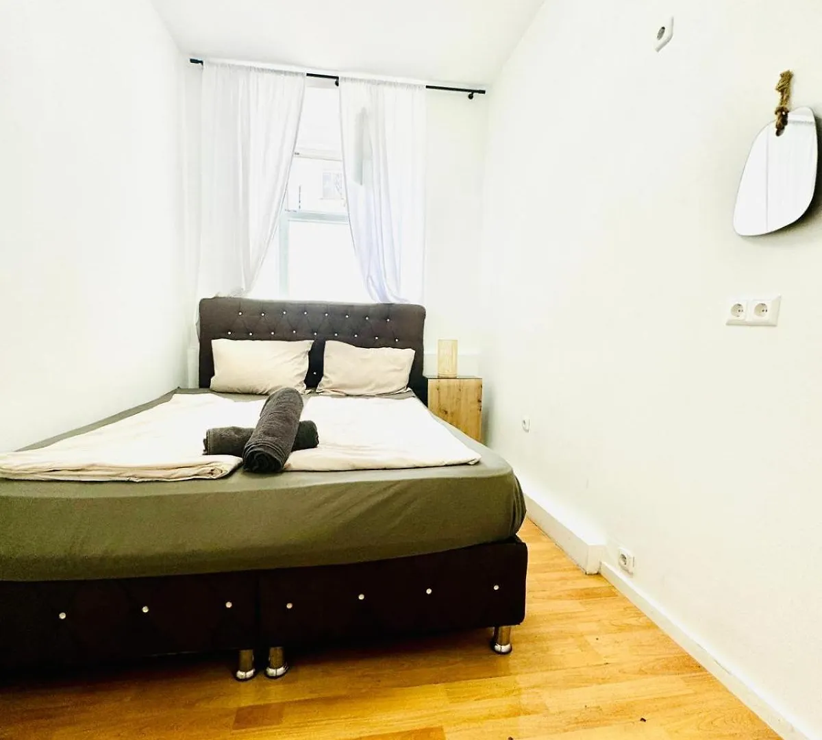 10 Bedroom Apartment For Groups, 8-Min To Rathausplatz Vídeň