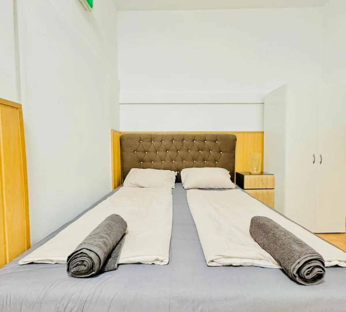 10 Bedroom Apartment For Groups, 8-Min To Rathausplatz Vídeň