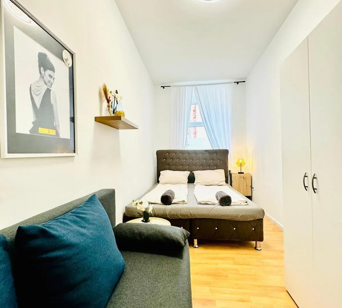 10 Bedroom Apartment For Groups, 8-Min To Rathausplatz Vídeň 0*,