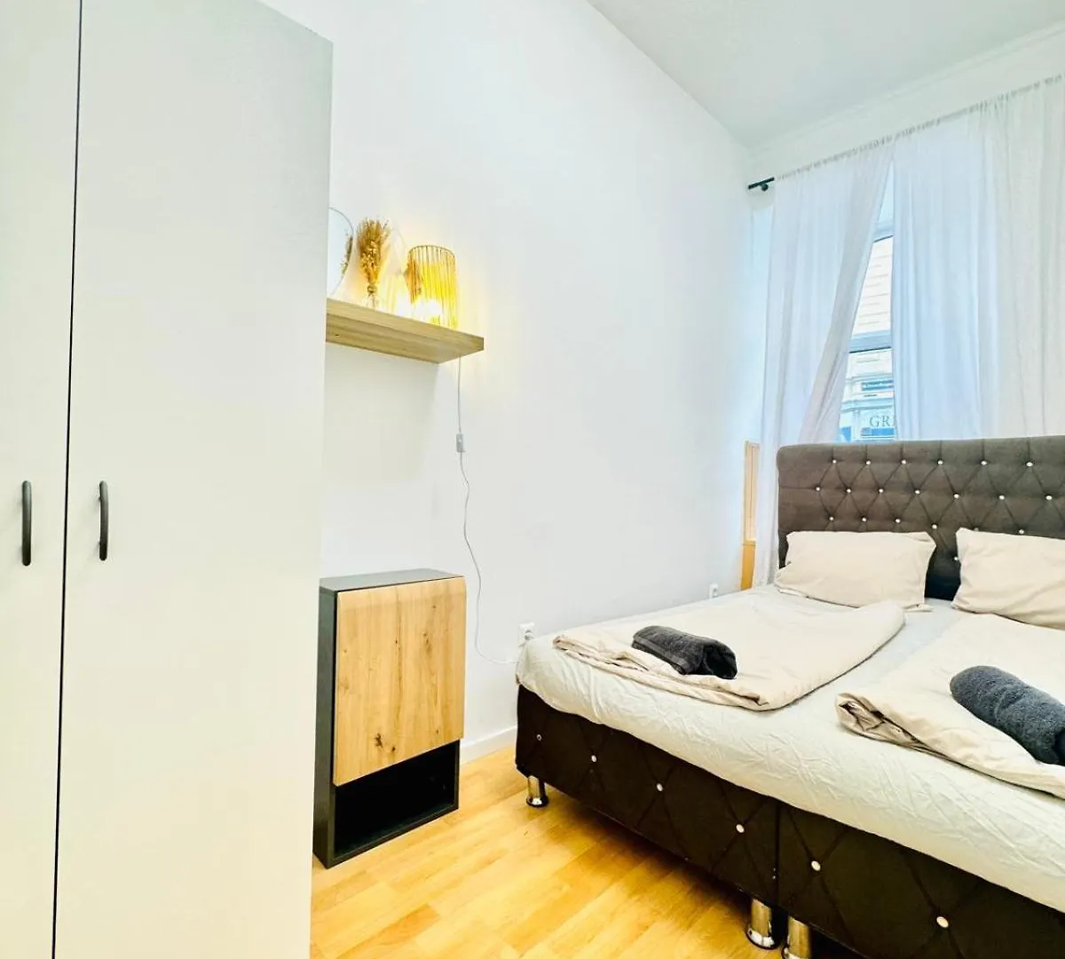 10 Bedroom Apartment For Groups, 8-Min To Rathausplatz Vídeň
