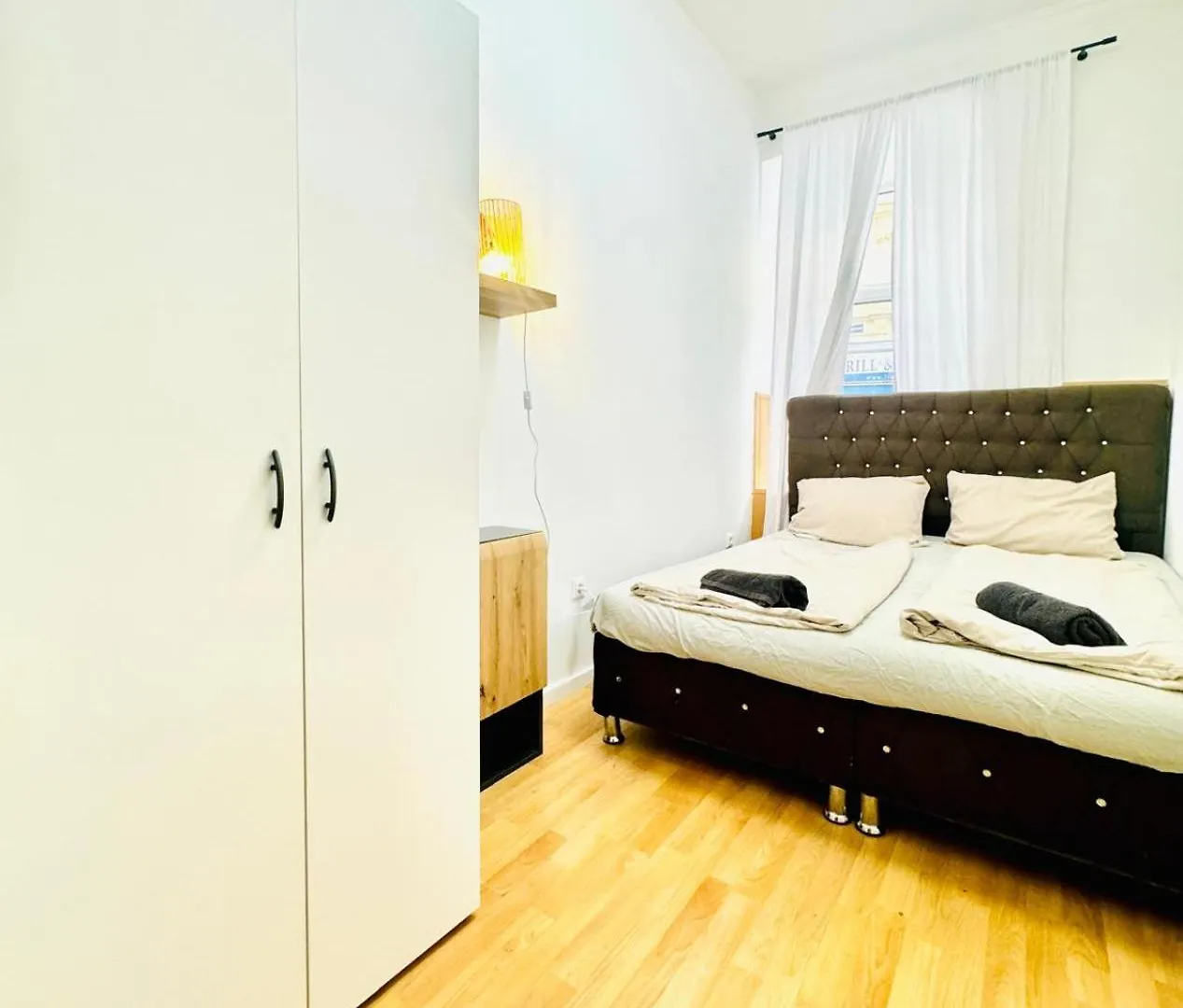 10 Bedroom Apartment For Groups, 8-Min To Rathausplatz Vídeň
