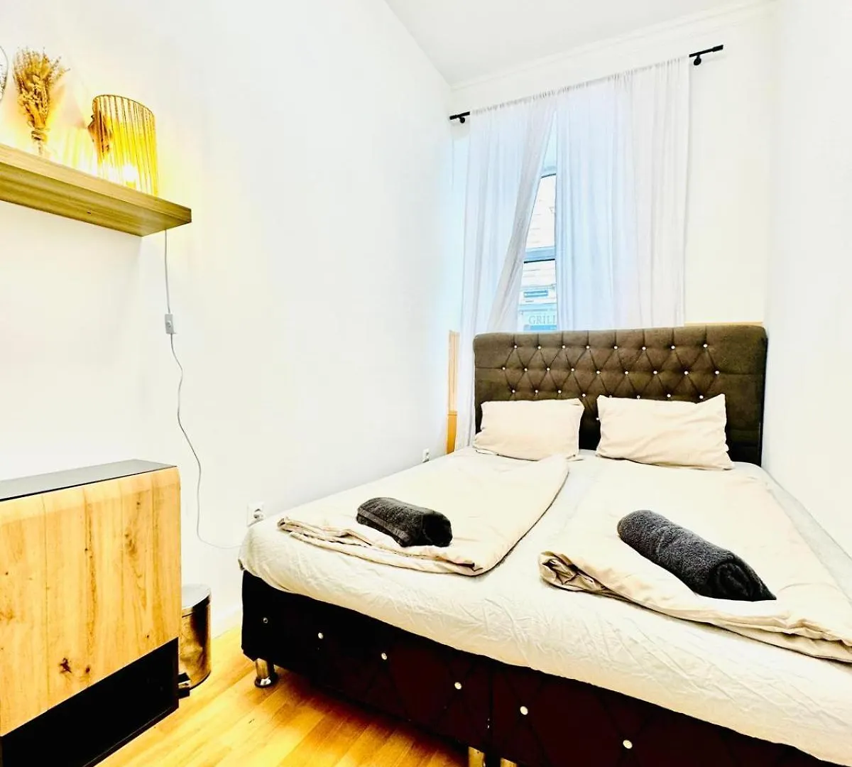 10 Bedroom Apartment For Groups, 8-Min To Rathausplatz Vídeň