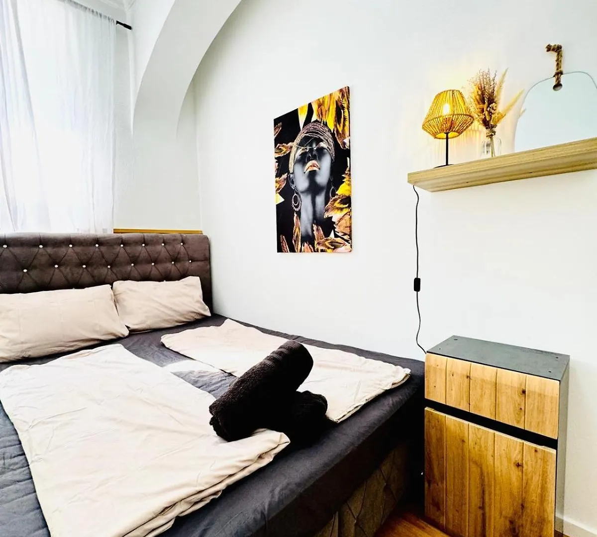 10 Bedroom Apartment For Groups, 8-Min To Rathausplatz Vídeň 0*,  Rakousko