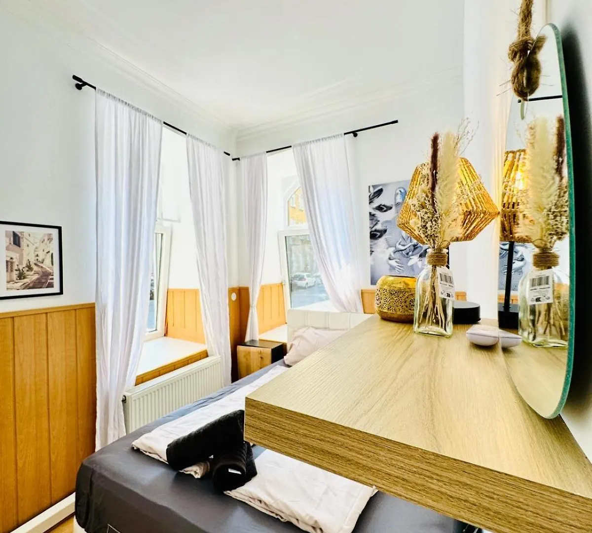 10 Bedroom Apartment For Groups, 8-Min To Rathausplatz Vídeň 0*,  Rakousko