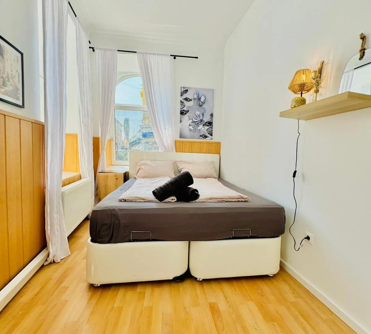 10 Bedroom Apartment For Groups, 8-Min To Rathausplatz Vídeň