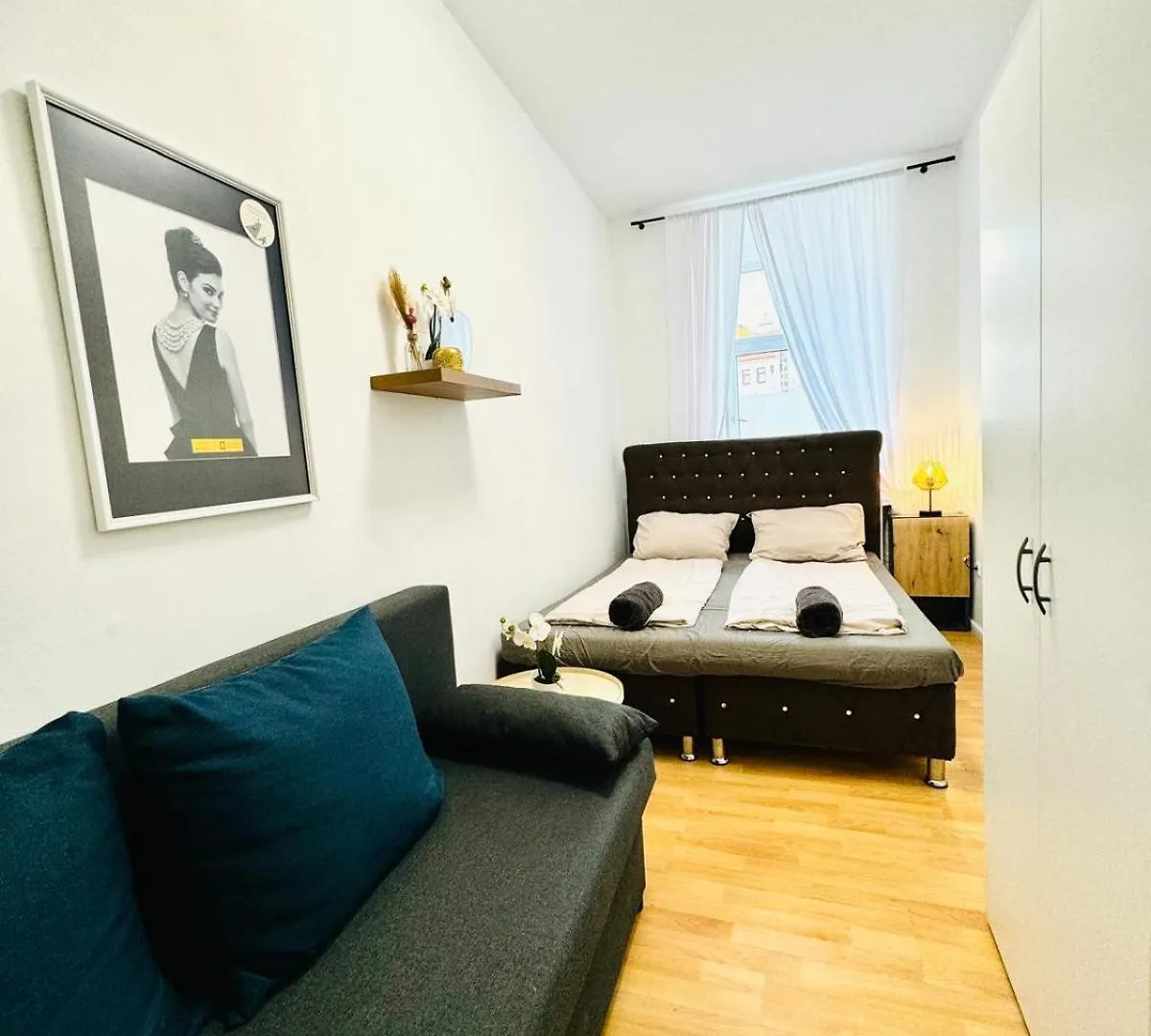 10 Bedroom Apartment For Groups, 8-Min To Rathausplatz Viena