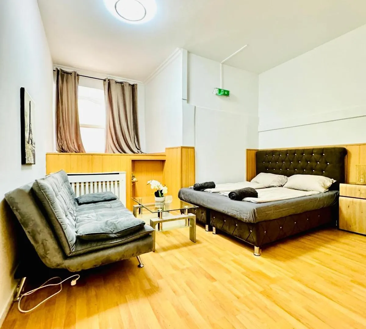 10 Bedroom Apartment For Groups, 8-Min To Rathausplatz Viena Áustria