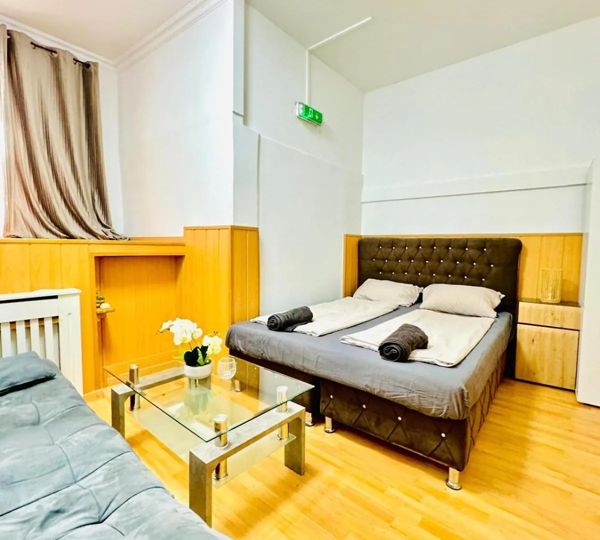 10 Bedroom Apartment For Groups, 8-Min To Rathausplatz Viena Áustria
