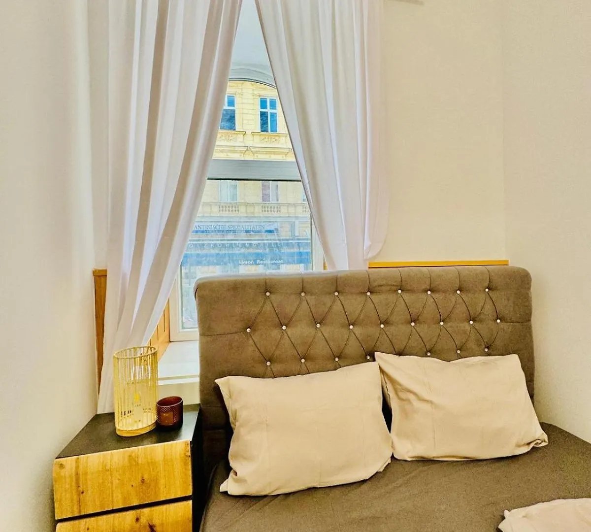 10 Bedroom Apartment For Groups, 8-Min To Rathausplatz Viena